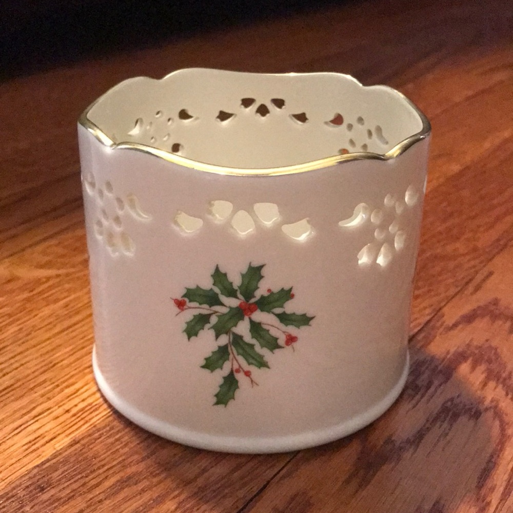 Authentic Lenox Holly and Berry Wine Bottle Holder